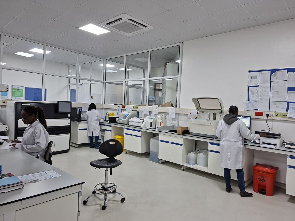CA Medlynks laboratory — modern testing facility with professional staff